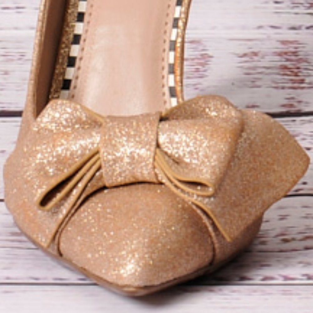Betsey Johnson Gold Glitter Heels with Bow, Size 7 - Picture 7 of 8